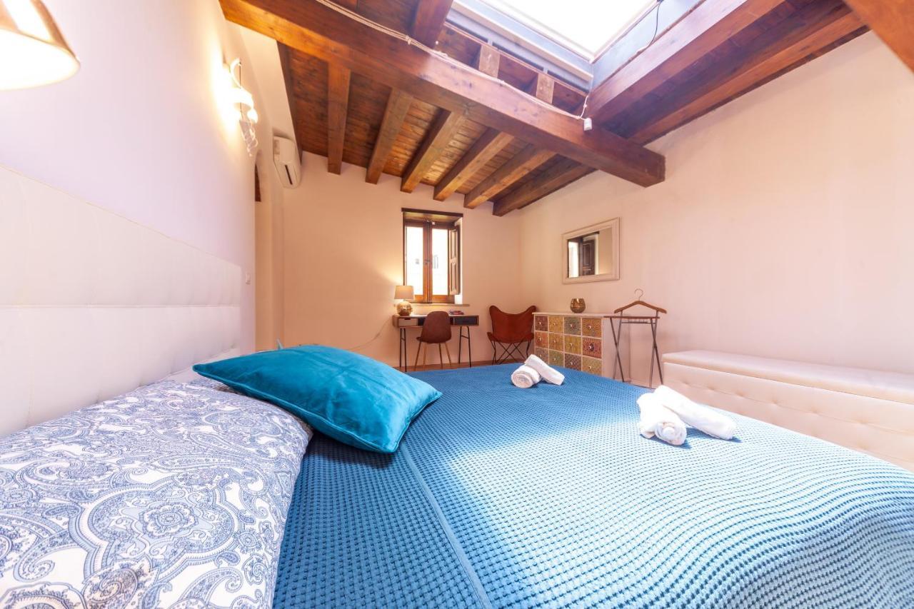 Vakalu-Piazza Duomo Charming Apartment Syracuse Luaran gambar