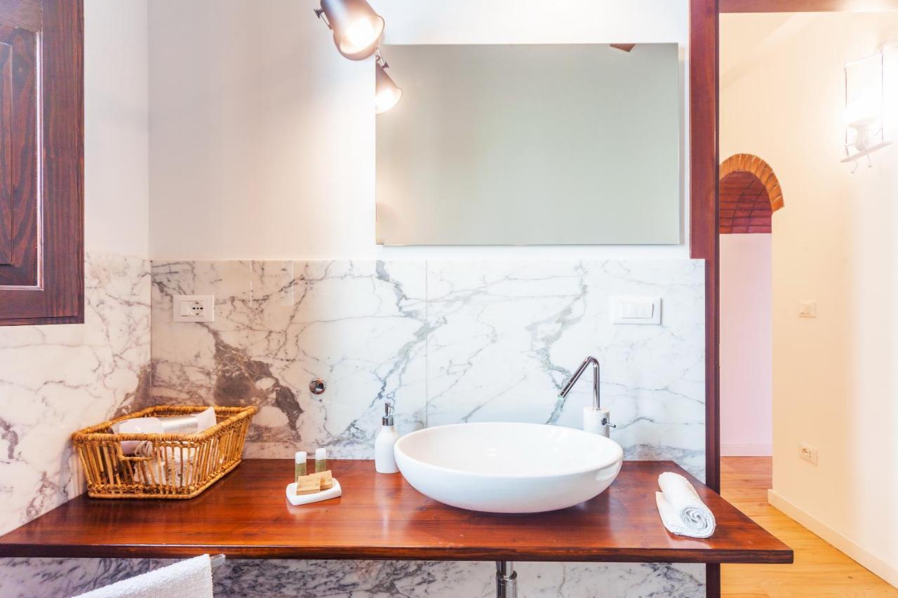 Vakalu-Piazza Duomo Charming Apartment Syracuse Luaran gambar