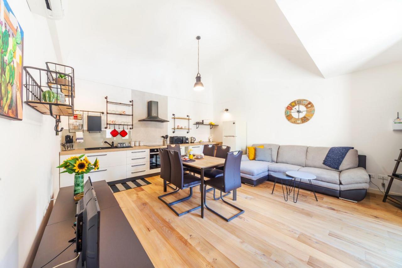 Vakalu-Piazza Duomo Charming Apartment Syracuse Luaran gambar